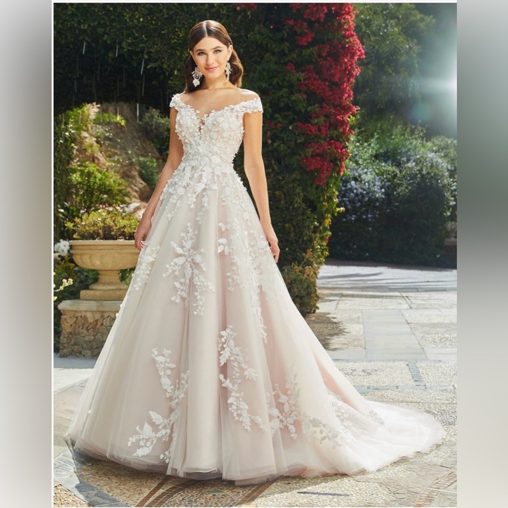 Casablanca Bridal EVELINA Wedding Dress - Brand New with Tags - Never Worn